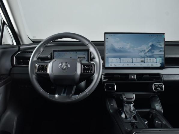 Toyota RAV4 VI (XA60) с пробегом 2026 года, цена 4 129 995 рублей, 47 км, внедорожник, Автокод Объявления