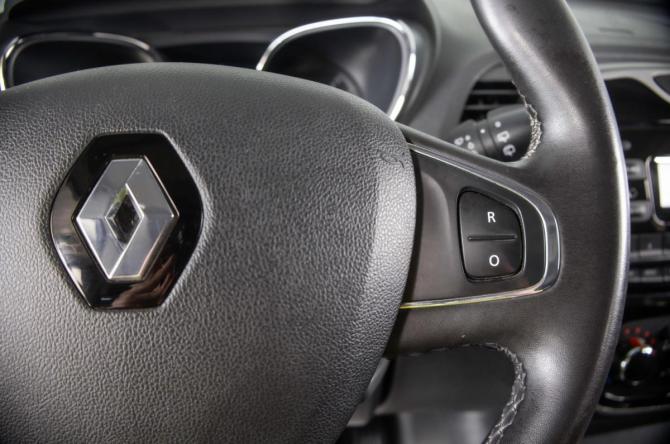 Renault Kaptur I с пробегом 2017 года, цена 1 750 000 рублей, 75000 км, внедорожник, Автокод Объявления