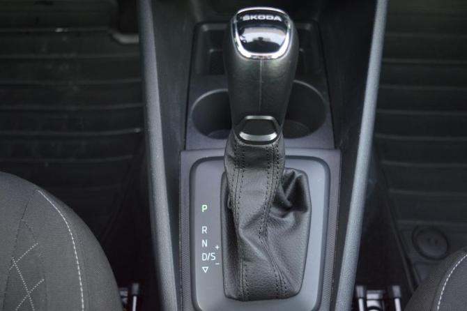 Skoda Rapid II с пробегом 2022 года, цена 1 650 000 рублей, 53007 км, лифтбек, Автокод Объявления
