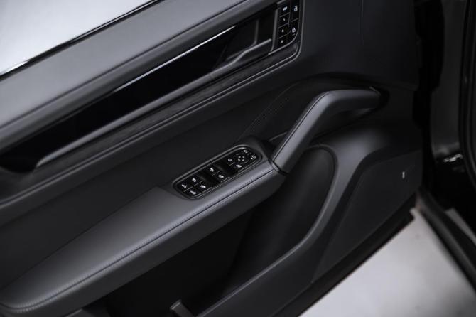 Новый Porsche Cayenne III Рестайлинг 2026 года, цена 16 800 000 рублей, внедорожник, Автокод Объявления