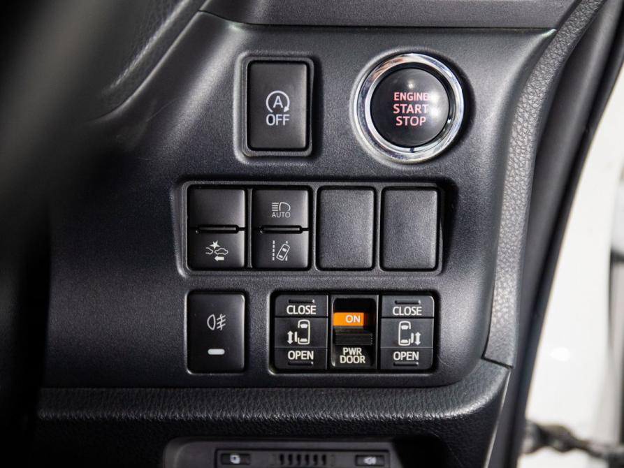 Toyota Noah III (R80) Рестайлинг Иркутск  - изображение 16
