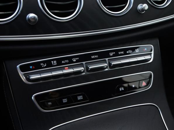 Mercedes-Benz E-Класс V (W213 S213 C238) Рестайлинг с пробегом 2020 года, цена 3 449 777 рублей, 172747 км, седан, Автокод Объявления