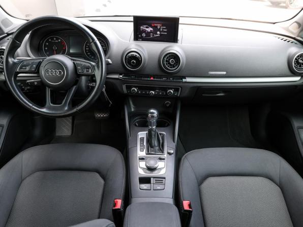Audi A3 III (8V) Рестайлинг с пробегом 2018 года, цена 1 449 000 рублей, 164978 км, седан, Автокод Объявления