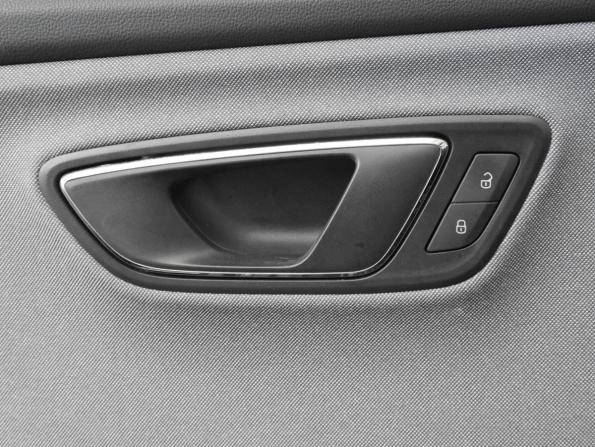 SEAT Leon III Рестайлинг с пробегом 2020 года, цена 2 049 000 рублей, 85469 км, универсал, Автокод Объявления