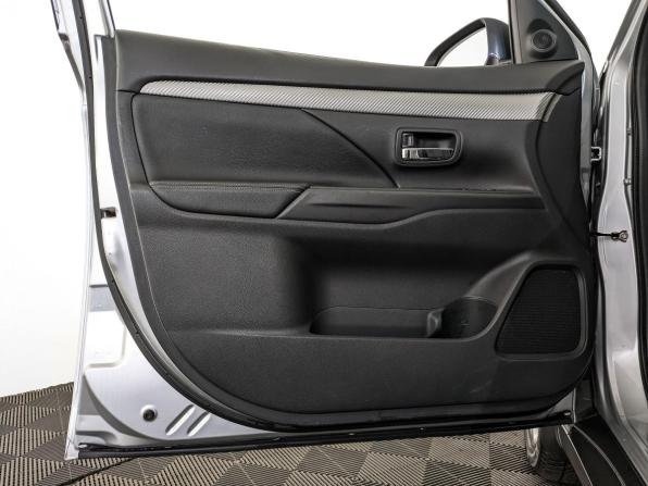 Mitsubishi Outlander III с пробегом 2014 года, цена 2 300 000 рублей, 43000 км, внедорожник, Автокод Объявления