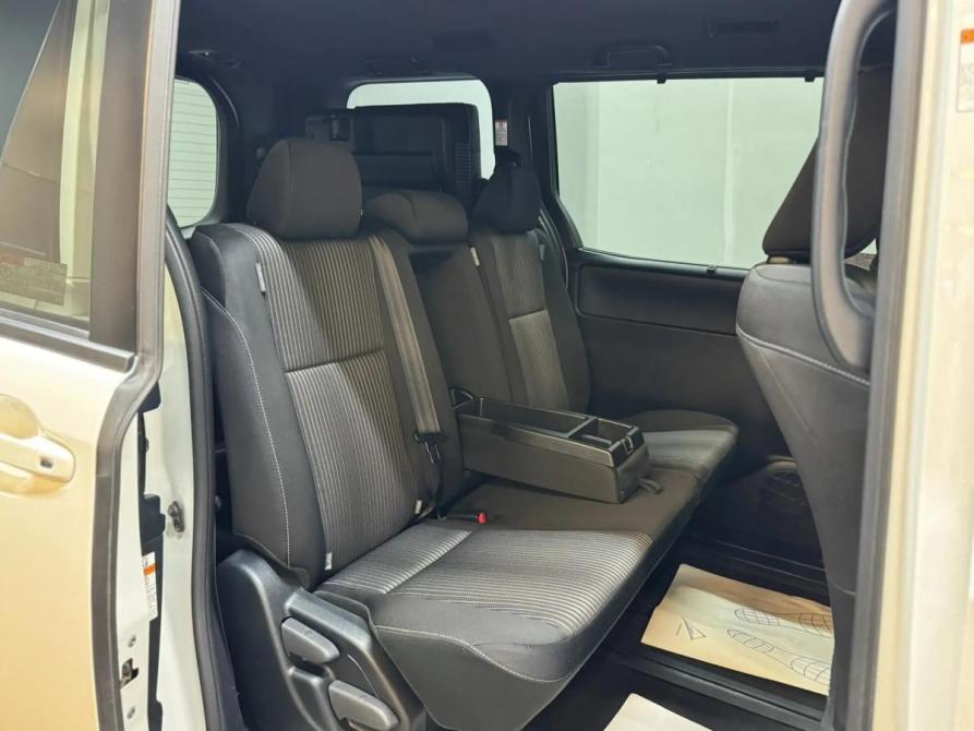 Toyota Noah III (R80) Рестайлинг Красноярск  - изображение 13