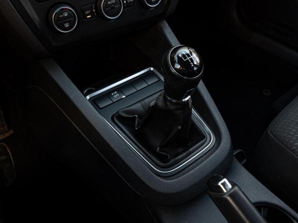 Volkswagen Jetta VI Рестайлинг с пробегом 2015 года, цена 998 000 рублей, 203599 км, седан, Автокод Объявления