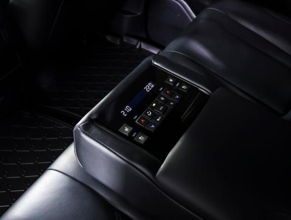 Lexus LX III Рестайлинг 2 с пробегом 2017 года, цена 9 200 000 рублей, 43462 км, внедорожник, Автокод Объявления