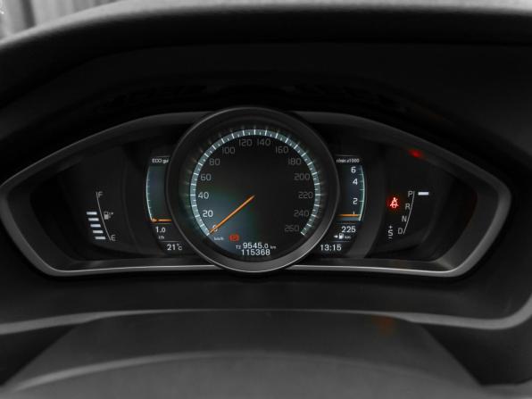 Volvo V40 Cross Country I Рестайлинг с пробегом 2017 года, цена 1 830 000 рублей, 115318 км, хэтчбек, Автокод Объявления