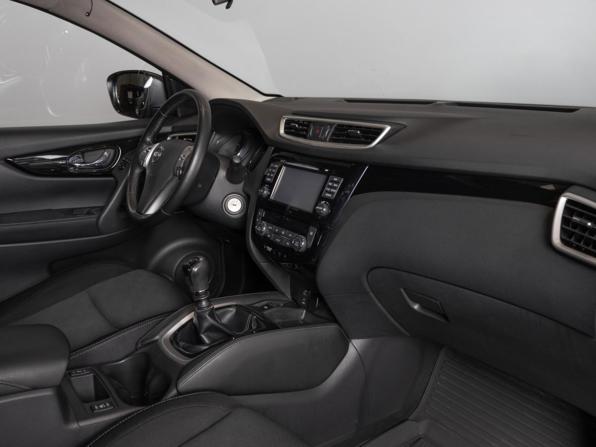 Nissan Qashqai II с пробегом 2018 года, цена 1 808 300 рублей, 99000 км, внедорожник, Автокод Объявления