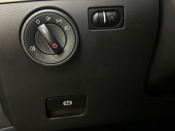 Volkswagen Touareg I Рестайлинг с пробегом 2007 года, цена 840 000 рублей, 391259 км, внедорожник, Автокод Объявления