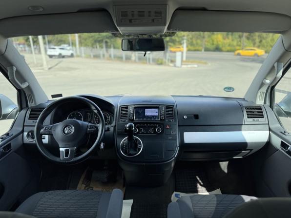 Volkswagen Multivan T5 Рестайлинг с пробегом 2011 года, цена 2 262 000 рублей, 300667 км, минивэн, Автокод Объявления