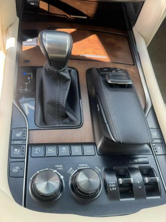 Lexus LX III Рестайлинг 2 с пробегом 2017 года, цена 6 250 000 рублей, 221348 км, внедорожник, Автокод Объявления