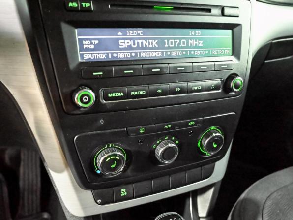 Skoda Yeti I Рестайлинг с пробегом 2014 года, цена 1 050 000 рублей, 167055 км, внедорожник, Автокод Объявления