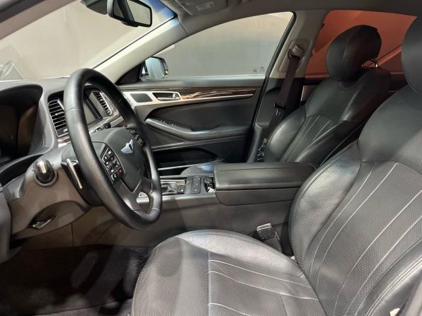 Hyundai Genesis II с пробегом 2015 года, цена 1 650 000 рублей, 208633 км, седан, Автокод Объявления