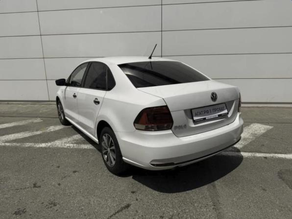 Volkswagen Polo V Рестайлинг с пробегом 2016 года, цена 930 000 рублей, 240188 км, седан, Автокод Объявления