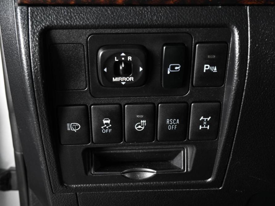 Toyota Land Cruiser 200 Series Рестайлинг 1 Ростов-на-Дону  - изображение 24