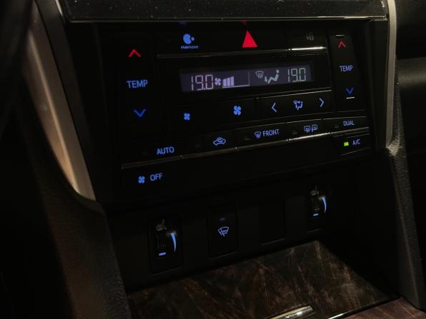 Toyota Camry VII (XV50) Рестайлинг с пробегом 2015 года, цена 1 999 000 рублей, 227376 км, седан, Автокод Объявления