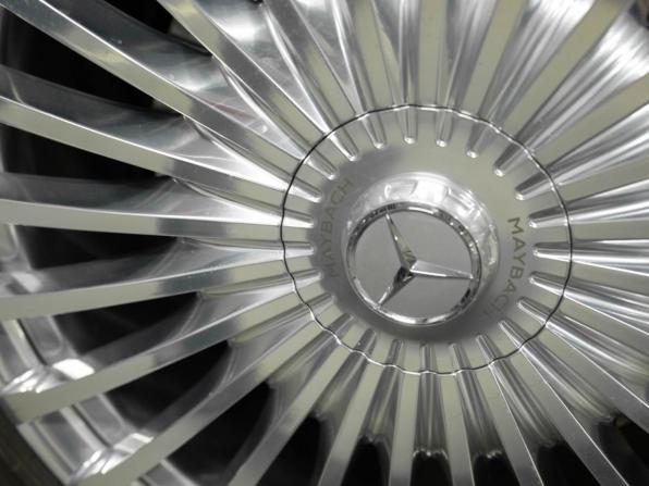 Новый Mercedes-Benz Maybach GLS I Рестайлинг 2024 года, цена 28 550 000 рублей, внедорожник, Автокод Объявления