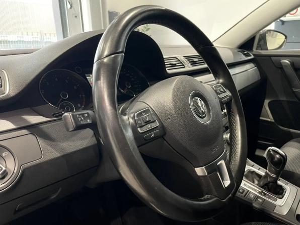 Volkswagen Passat B7 с пробегом 2012 года, цена 950 000 рублей, 235240 км, седан, Автокод Объявления