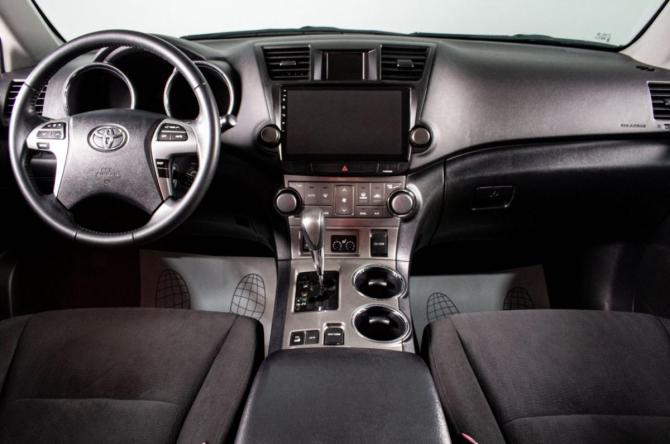 Toyota Highlander II (XU40) Рестайлинг с пробегом 2012 года, цена 2 229 000 рублей, 207000 км, внедорожник, Автокод Объявления