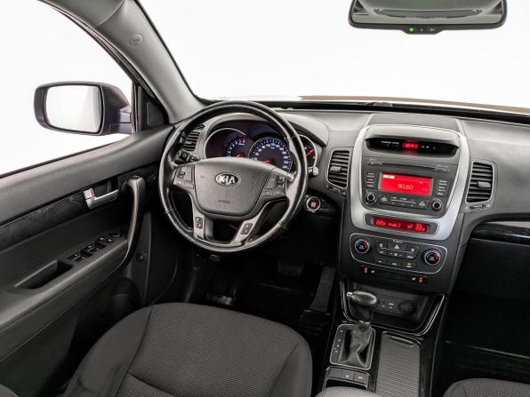 Kia Sorento II Рестайлинг с пробегом 2018 года, цена 1 750 000 рублей, 208000 км, внедорожник, Автокод Объявления