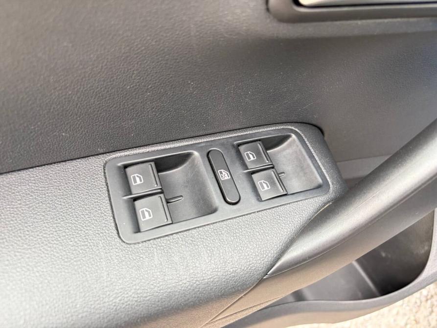 Volkswagen Polo V Рестайлинг Санкт-Петербург  - изображение 12