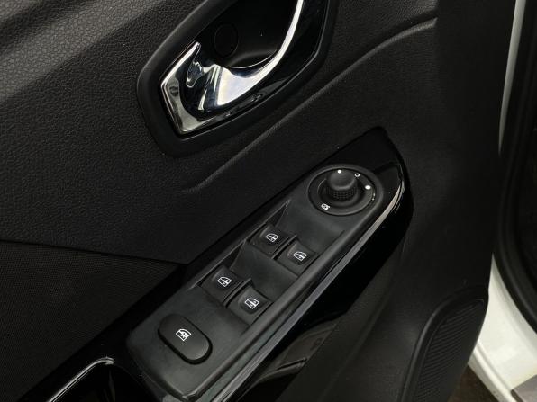 Renault Kaptur I с пробегом 2018 года, цена 1 249 000 рублей, 203119 км, внедорожник, Автокод Объявления