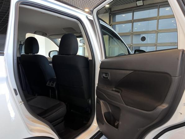 Mitsubishi Outlander III Рестайлинг 3 с пробегом 2021 года, цена 2 670 000 рублей, 42581 км, внедорожник, Автокод Объявления