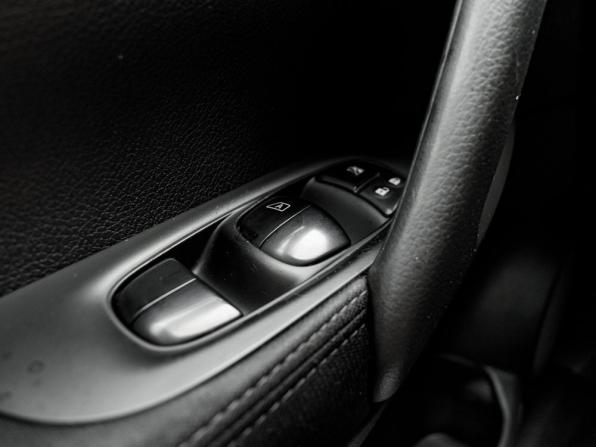 Nissan Qashqai II с пробегом 2017 года, цена 1 325 000 рублей, 97439 км, внедорожник, Автокод Объявления