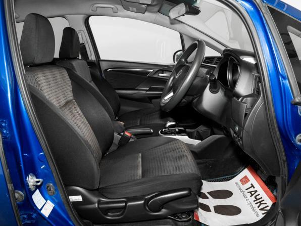 Honda Fit III Рестайлинг с пробегом 2018 года, цена 925 000 рублей, 190482 км, хэтчбек, Автокод Объявления