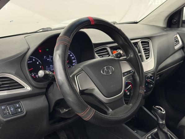 Hyundai Solaris II Рестайлинг с пробегом 2020 года, цена 830 000 рублей, 332494 км, седан, Автокод Объявления