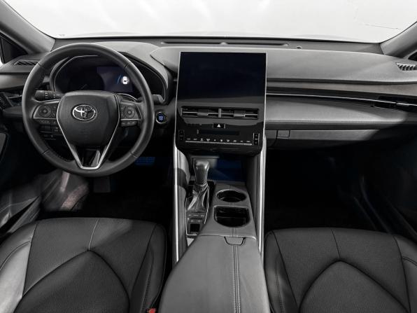 Toyota Avalon V Рестайлинг с пробегом 2023 года, цена 3 490 000 рублей, 7850 км, седан, Автокод Объявления