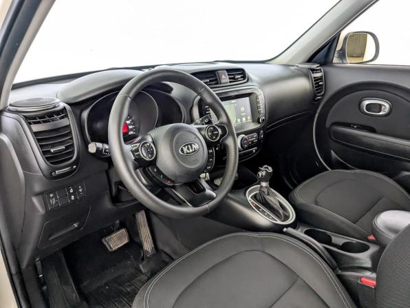 Kia Soul II Рестайлинг с пробегом 2017 года, цена 1 425 000 рублей, 214400 км, хэтчбек, Автокод Объявления