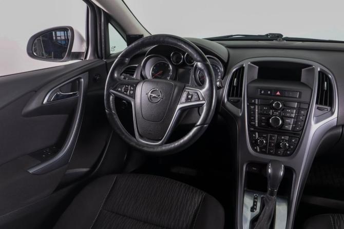 Opel Astra J Рестайлинг с пробегом 2014 года, цена 799 000 рублей, 198000 км, хэтчбек, Автокод Объявления
