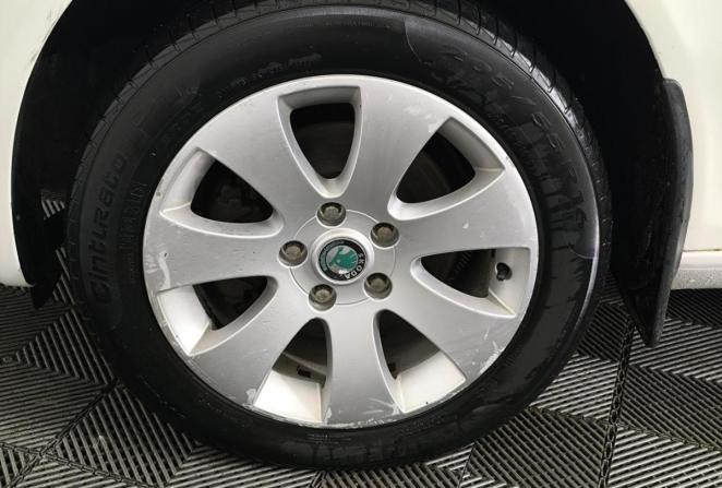 Skoda Octavia II (A5) Рестайлинг с пробегом 2013 года, цена 950 000 рублей, 346061 км, лифтбек, Автокод Объявления