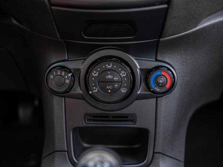 Ford Fiesta Mk6 Рестайлинг Сочи  - изображение 15
