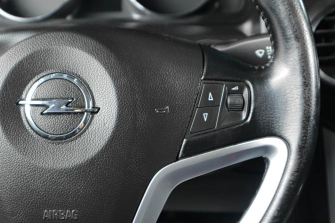 Opel Antara I Рестайлинг с пробегом 2013 года, цена 1 319 000 рублей, 178000 км, внедорожник, Автокод Объявления
