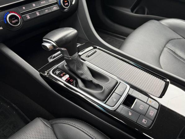 Kia Optima IV Рестайлинг с пробегом 2019 года, цена 2 055 000 рублей, 42362 км, седан, Автокод Объявления