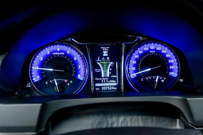 Toyota Camry VII (XV50) Рестайлинг с пробегом 2015 года, цена 1 684 000 рублей, 207000 км, седан, Автокод Объявления