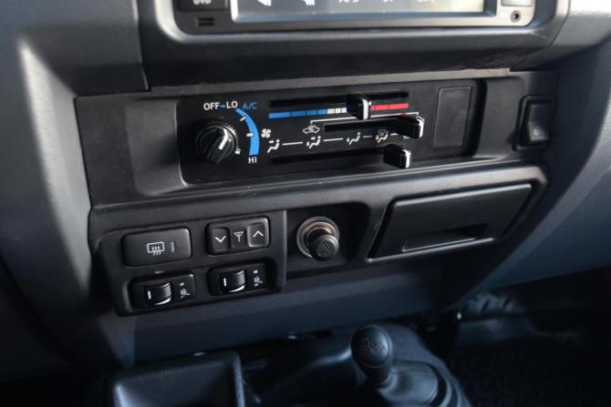 Toyota Land Cruiser 70 Series Рестайлинг 1 с пробегом 2015 года, цена 9 450 000 рублей, 2059 км, внедорожник, Автокод Объявления