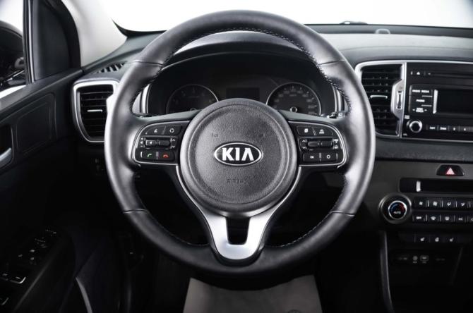 Kia Sportage IV Рестайлинг с пробегом 2018 года, цена 1 699 000 рублей, 215000 км, внедорожник, Автокод Объявления