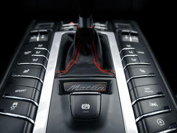 Porsche Macan I Рестайлинг с пробегом 2018 года, цена 3 450 000 рублей, 142262 км, внедорожник, Автокод Объявления