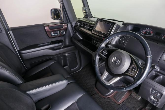 Honda N-BOX II с пробегом 2018 года, цена 1 039 000 рублей, 73580 км, микровэн, Автокод Объявления