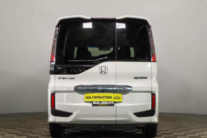 Honda Stepwgn V с пробегом 2015 года, цена 2 249 000 рублей, 126000 км, минивэн, Автокод Объявления