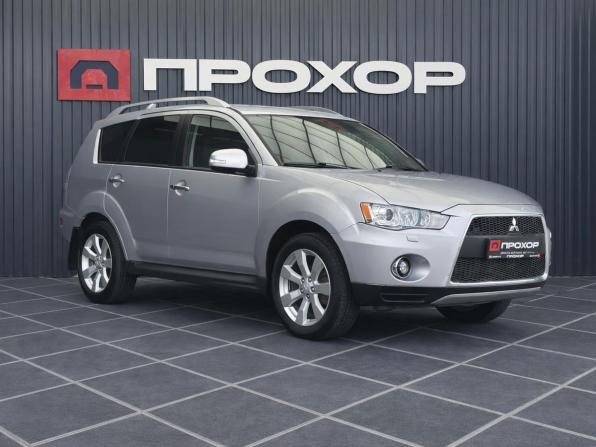 Mitsubishi Outlander II Рестайлинг с пробегом 2010 года, цена 997 000 рублей, 232428 км, внедорожник, Автокод Объявления