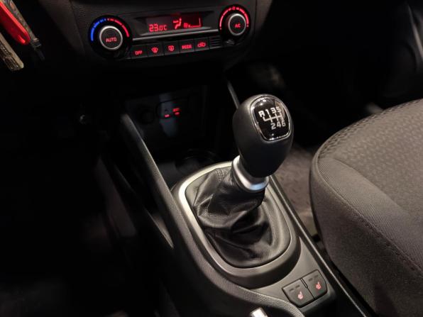 Kia Rio III Рестайлинг с пробегом 2017 года, цена 1 049 000 рублей, 113866 км, хэтчбек, Автокод Объявления