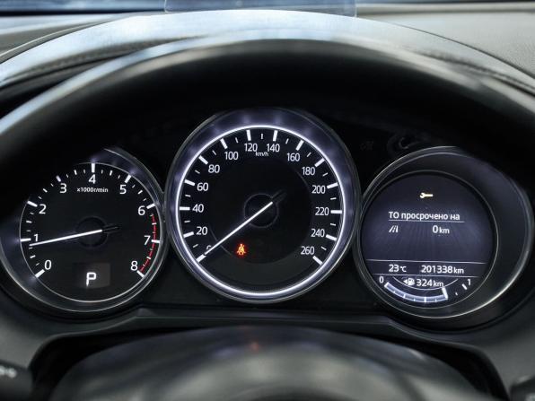 Mazda 6 III (GJ) Рестайлинг с пробегом 2017 года, цена 1 712 000 рублей, 201308 км, седан, Автокод Объявления