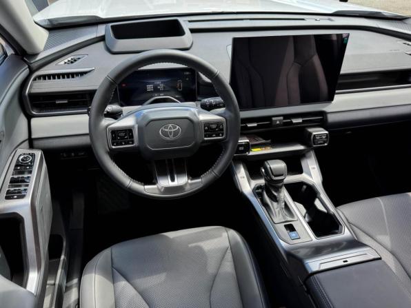 Toyota Wildlander II с пробегом 2026 года, цена 4 449 000 рублей, 14 км, внедорожник, Автокод Объявления