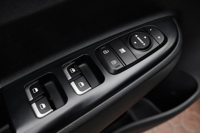 Kia Rio IV с пробегом 2018 года, цена 1 330 000 рублей, 100899 км, седан, Автокод Объявления
